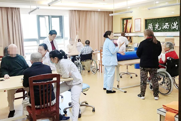 陪伴看护