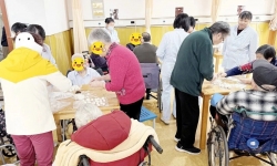 医患同心包元宵 情暖康复团圆夜——常州阳光康复医院开展元宵节主题医患活动