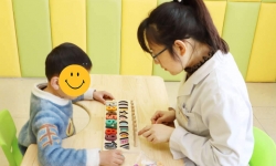 儿童自闭症怎么办?阳光儿童康复科自闭症综合康复干预