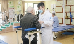 脊髓型颈椎病——常州阳光康复用科学方案为患者点亮曙光
