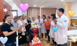 九九重阳 情暖阳光|常州阳光康复医院六病区为百岁老人庆祝生日!